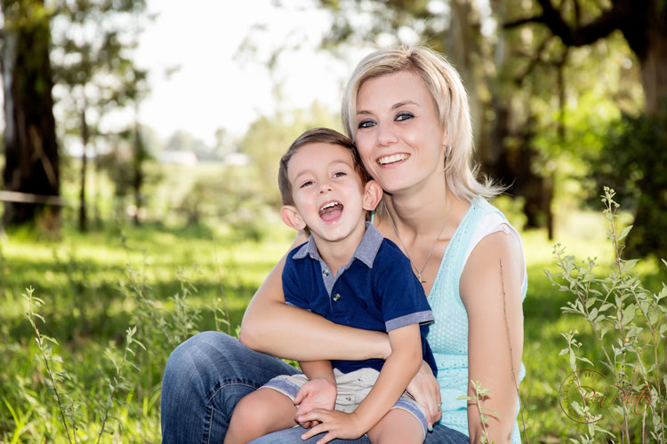 Family Photoshoot Ideas - happy mom and son